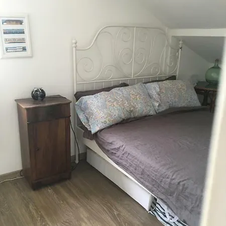 Preciosa Buhardilla En * بياريتز
